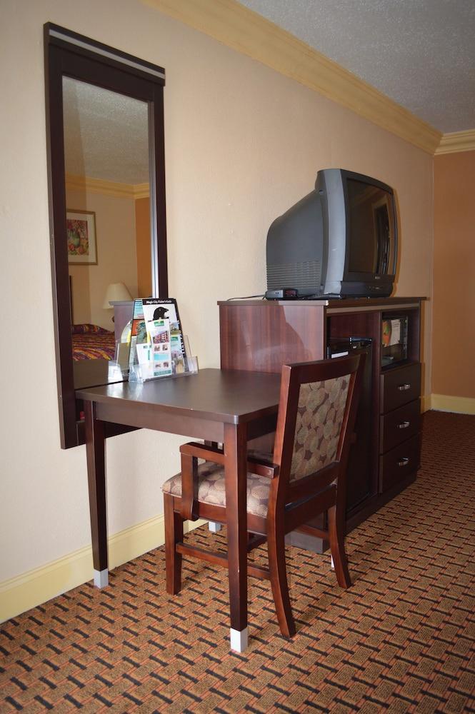 Parkway Inn Birmingham Exterior photo