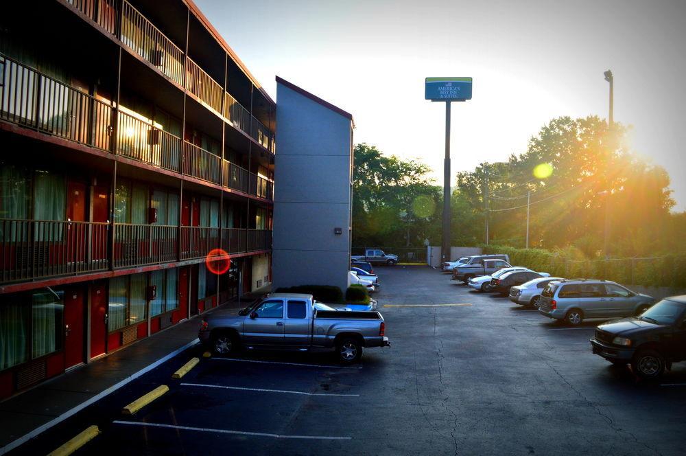 Parkway Inn Birmingham Exterior photo